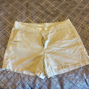 Sonoma woman’s tan shorts with pockets. Size 16